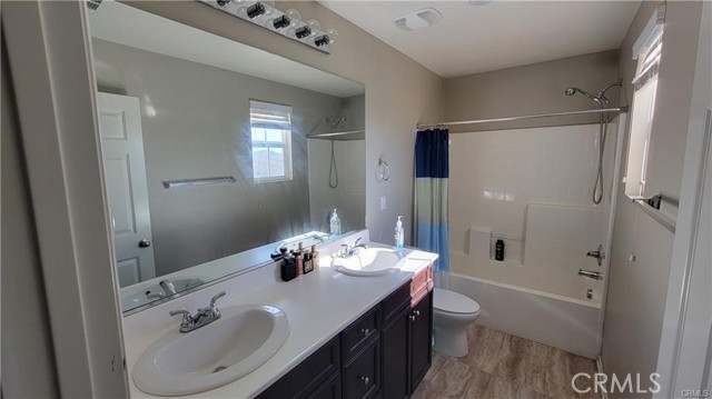 Detail Gallery Image 5 of 44 For 846 Santona, Perris,  CA 92571 - 5 Beds | 3 Baths