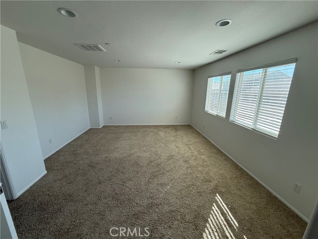 Detail Gallery Image 4 of 11 For 10630 Appaloosa, Hesperia,  CA 92345 - 4 Beds | 3 Baths