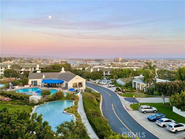 102 Scholz, Newport Beach CA: https://media.crmls.org/medias/4d220514-af3e-419f-98f7-e7598f450aec.jpg