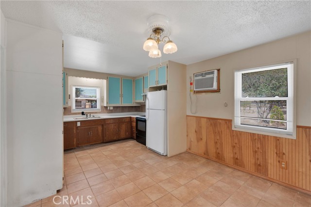 10378 Willow Wells Avenue, Lucerne Valley CA: https://media.crmls.org/medias/4d222207-0060-4fc0-8a82-436d7e71b32c.jpg