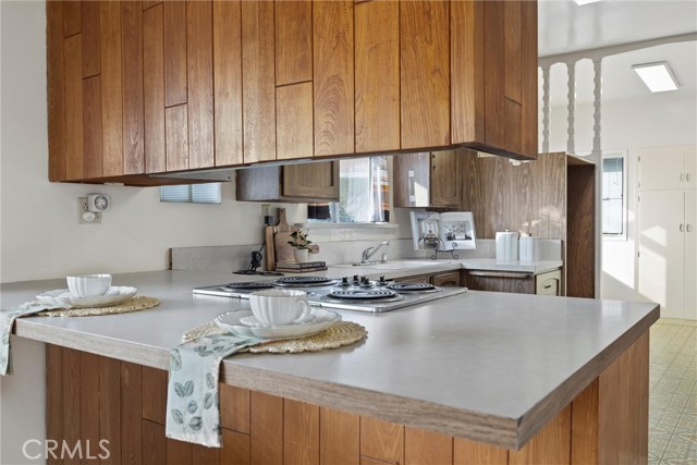 Detail Gallery Image 10 of 35 For 240 S Real, Bakersfield,  CA 93309 - 3 Beds | 2 Baths