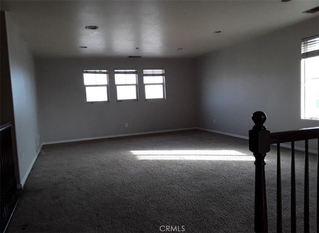 https://media.crmls.org/medias/4d223dc0-63e0-4c1b-9f99-0236fc07a99f.jpg?preset=X-Large