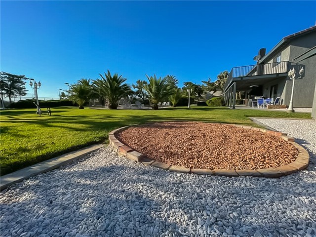 42722 20th W Street, Lancaster CA: https://media.crmls.org/medias/4d2294d5-4da4-4cbf-8974-d460fdd20656.jpg