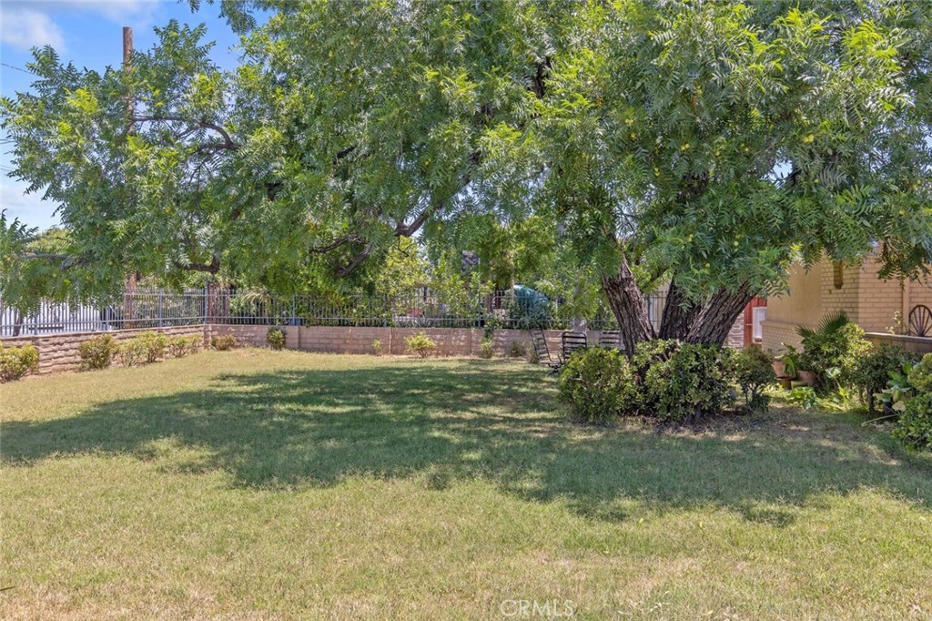 https://media.crmls.org/medias/4d23157d-2eb9-4b47-8784-5e50605ad7d7.jpg?preset=X-Large