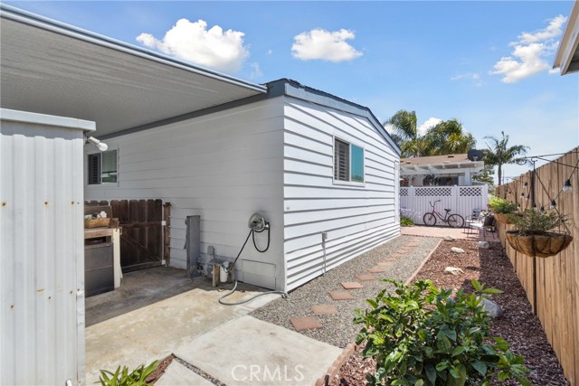 20701 Beach Boulevard, Huntington Beach CA: https://media.crmls.org/medias/4d24f607-4e53-43d3-aec9-97751fc59790.jpg