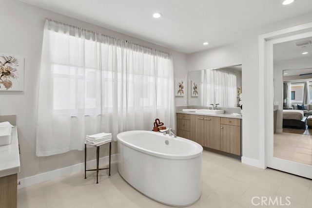 20042 W Mersey Lane, Porter Ranch CA: https://media.crmls.org/medias/4d25a5fb-b497-4327-9779-e01043bd8050.jpg