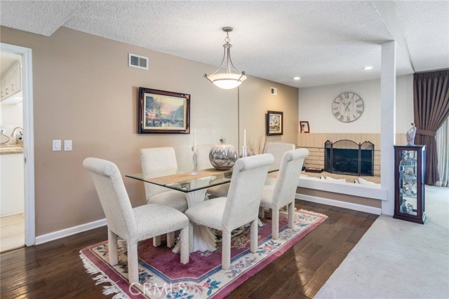 Detail Gallery Image 8 of 28 For 19343 Pauma Valley, Porter Ranch,  CA 91326 - 3 Beds | 2 Baths