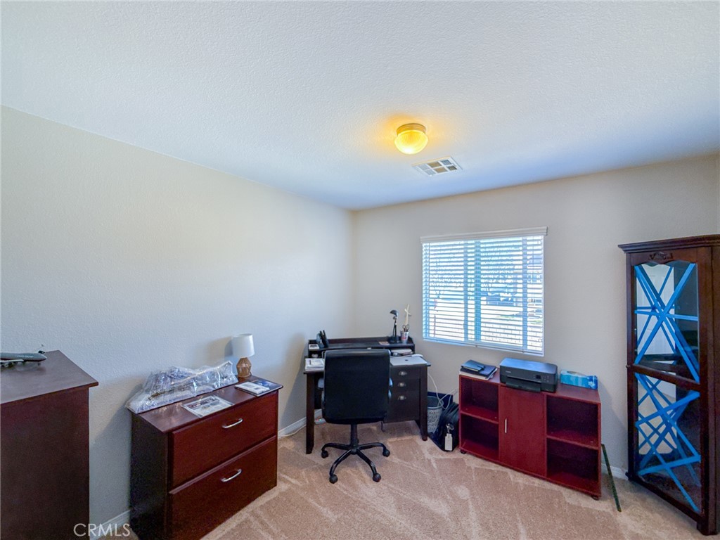 https://media.crmls.org/medias/4d25ffda-6726-4fb3-9fb2-5f1b5ff2c998.jpg?preset=X-Large