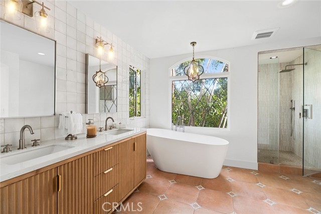 Detail Gallery Image 19 of 30 For 31402 Ocean View St, Laguna Beach,  CA 92651 - 3 Beds | 3/1 Baths