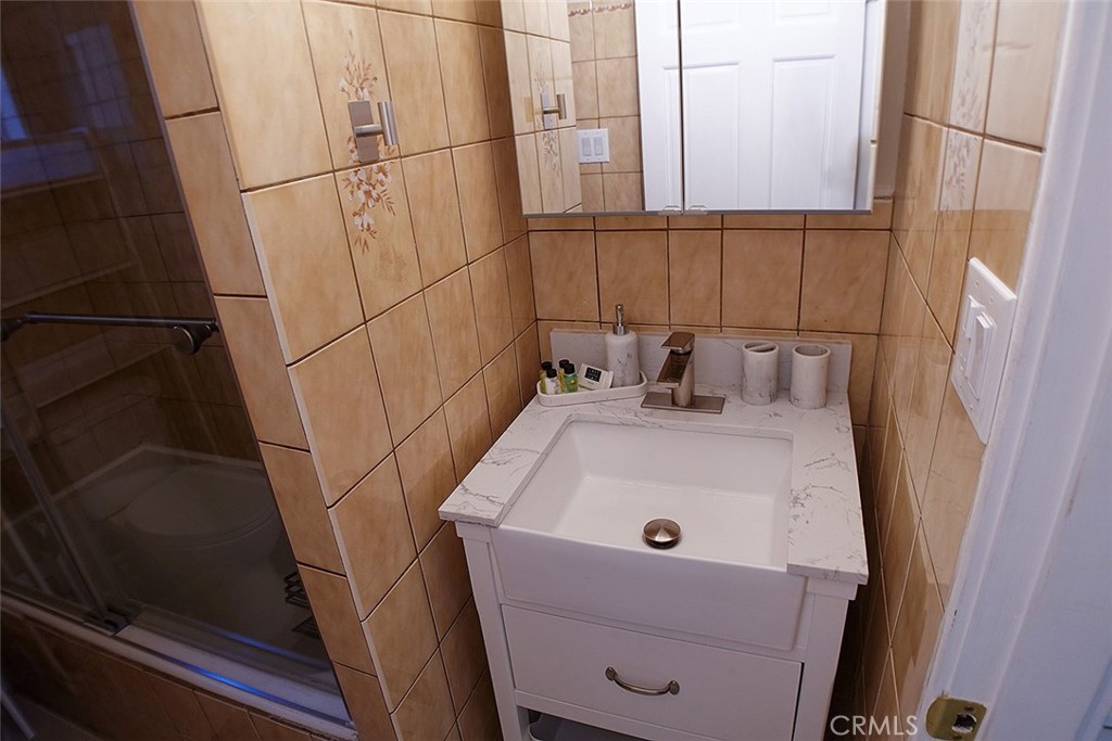 https://media.crmls.org/medias/4d261863-32e2-41cb-bc30-ec759ffb36a7.jpg?preset=X-Large