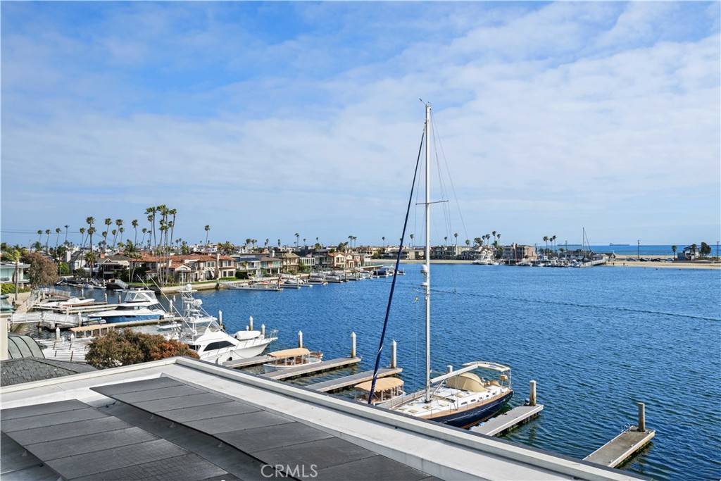 https://media.crmls.org/medias/4d2694ef-5953-456c-8789-0099b1c6ba70.jpg?preset=X-Large