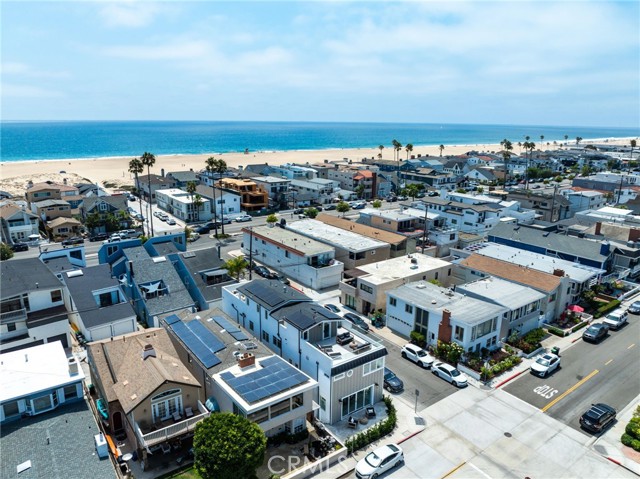 825 W Bay Avenue, Newport Beach CA: https://media.crmls.org/medias/4d26a0a4-c1d5-4e1c-825f-56f954705e3c.jpg