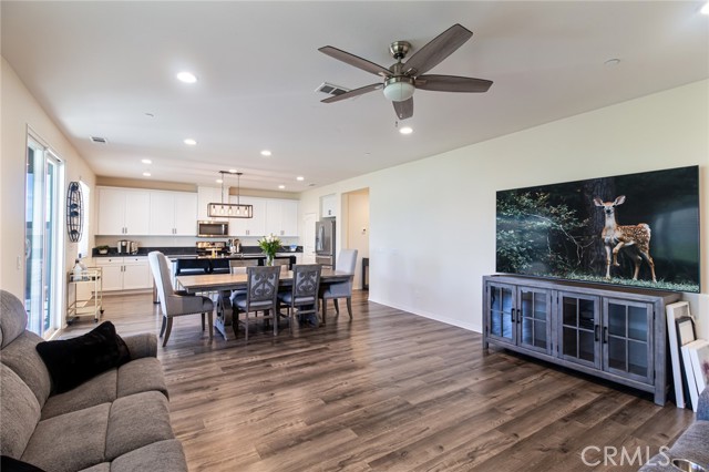 Detail Gallery Image 11 of 34 For 14216 Tuscany Pl, Beaumont,  CA 92223 - 5 Beds | 3 Baths