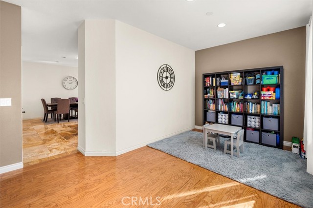 28230 Evergreen Lane, Saugus CA: https://media.crmls.org/medias/4d26fdc9-bc8e-4ca9-a2eb-fd7c180abe75.jpg