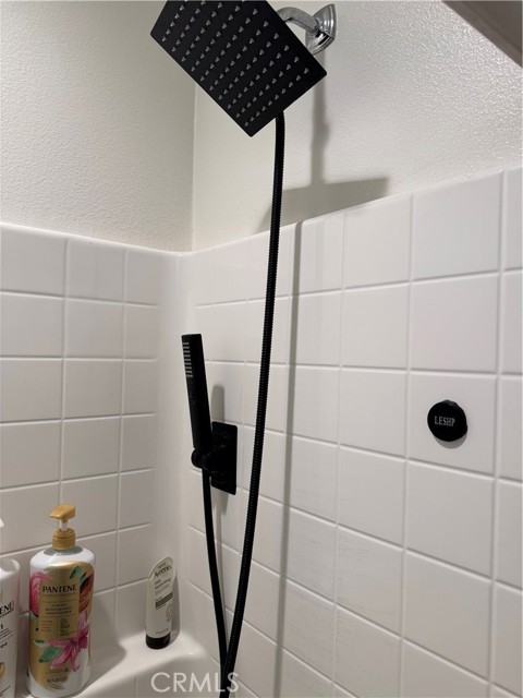526 W Tribella Court, Santa Ana CA: https://media.crmls.org/medias/4d29c936-f220-43b2-91b2-43bb5b78a5d7.jpg