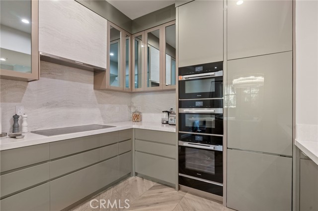 Detail Gallery Image 11 of 38 For 11500 San Vicente Bld #202,  Los Angeles,  CA 90049 - 3 Beds | 3/1 Baths