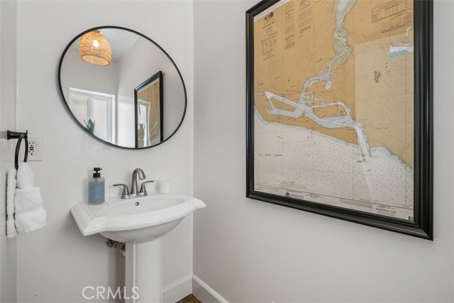 Detail Gallery Image 24 of 44 For 3810 Channel Pl, Newport Beach,  CA 92663 - 3 Beds | 2/1 Baths