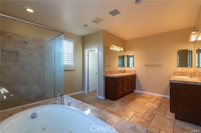 Detail Gallery Image 9 of 15 For 8252 Ivy Springs Ct, Corona,  CA 92880 - 6 Beds | 4/1 Baths