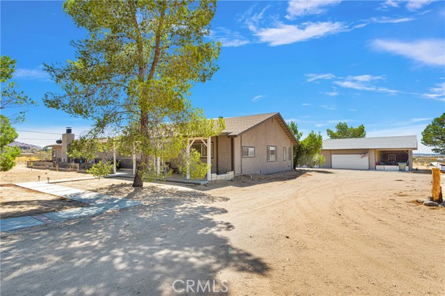 Detail Gallery Image 1 of 32 For 15181 Barbara Ln, Apple Valley,  CA 92307 - 4 Beds | 2 Baths