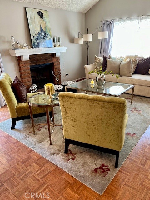 Detail Gallery Image 2 of 16 For 320 Kanan Rd, Oak Park,  CA 91377 - 3 Beds | 2/1 Baths