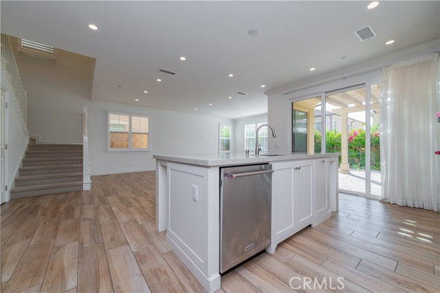 Detail Gallery Image 10 of 33 For 111 Omar, Irvine,  CA 92620 - 4 Beds | 3 Baths