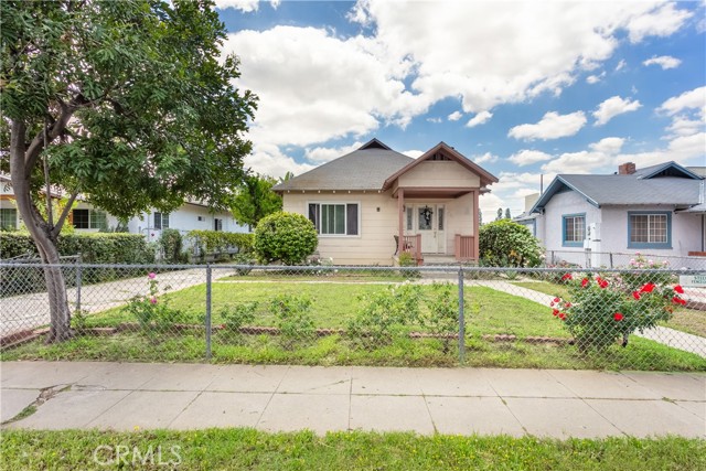 Detail Gallery Image 3 of 35 For 1450 Locust St, Pasadena,  CA 91106 - 2 Beds | 1 Baths