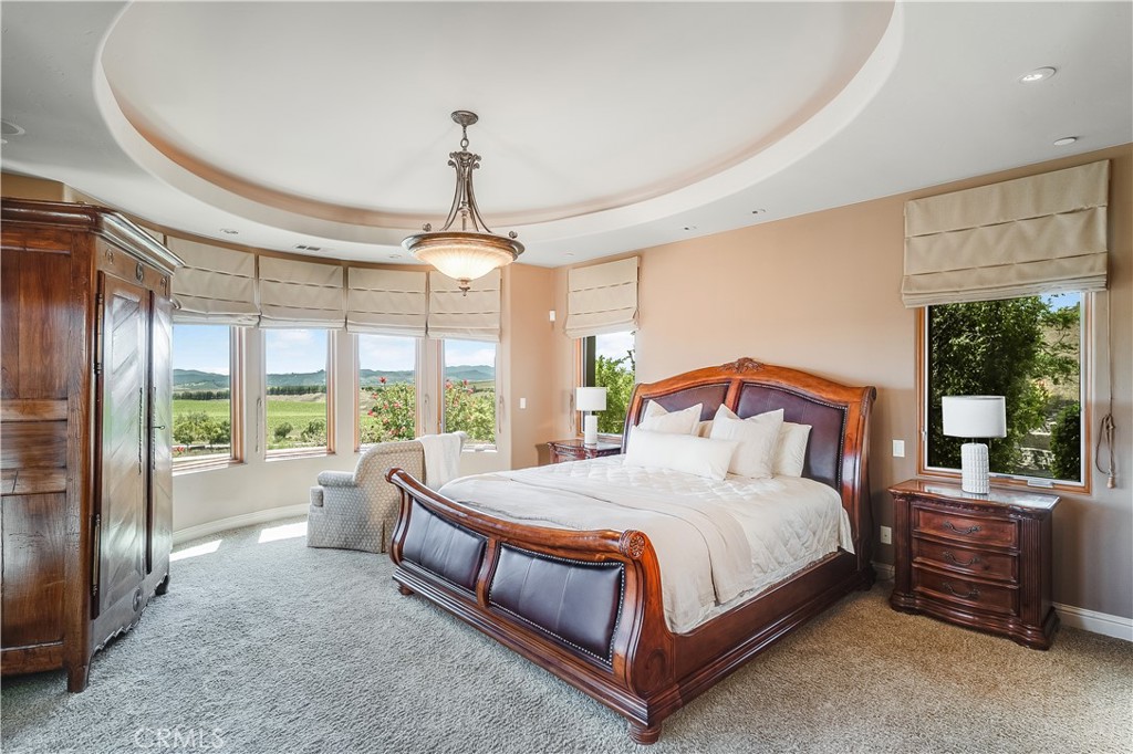 https://media.crmls.org/medias/4d2f3507-6d1b-4db9-87ed-5d9b8a742bc5.jpg?preset=X-Large