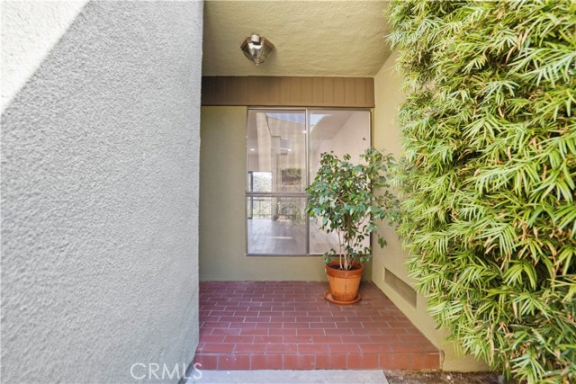 Detail Gallery Image 3 of 45 For 859 Temple Ter, Los Angeles,  CA 90042 - 2 Beds | 2/1 Baths