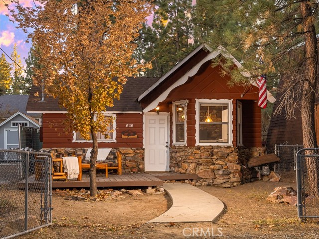 Detail Gallery Image 4 of 30 For 626 Elysian Bld, Big Bear City,  CA 92314 - 2 Beds | 1 Baths
