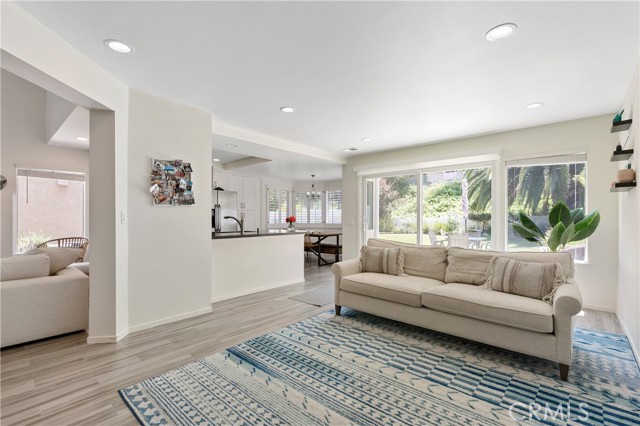 Detail Gallery Image 11 of 33 For 24672 Calle Largo, Calabasas,  CA 91302 - 3 Beds | 3 Baths