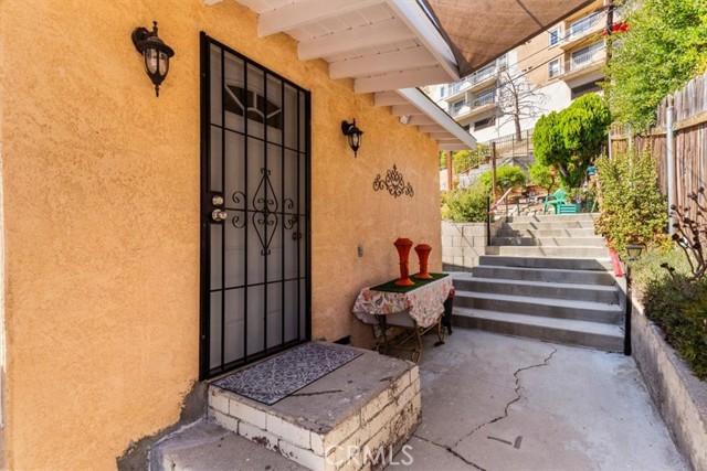 Detail Gallery Image 3 of 19 For 4711 Butterfly Ln, Los Angeles,  CA 90032 - 1 Beds | 1 Baths