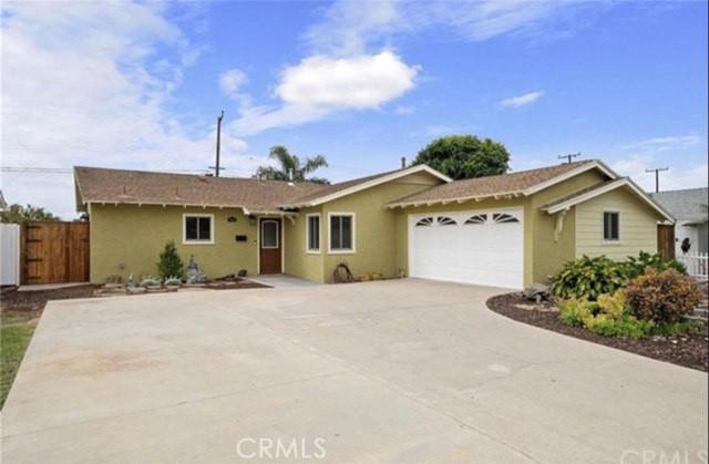 5082 Linda Circle, Huntington Beach CA: https://media.crmls.org/medias/4d33b76e-f347-4086-9c17-831e4f94b8c4.jpg