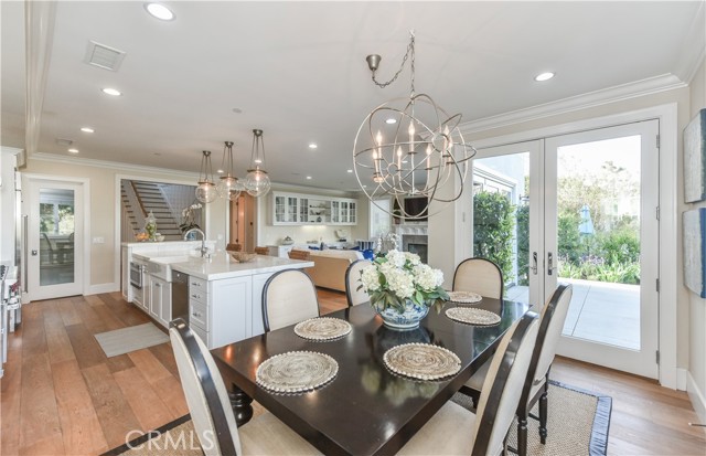 4 Summer House Lane, Newport Beach CA: https://media.crmls.org/medias/4d349e17-5f98-4b9c-ab8e-582ba41070a1.jpg