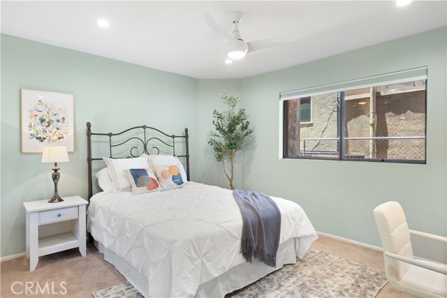 1425 E 2nd Street, Long Beach CA: https://media.crmls.org/medias/4d35b2bf-484e-4eeb-bdb3-f8999a451079.jpg