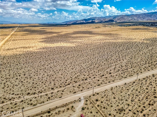 104 Mantonya Road, 29 Palms CA: https://media.crmls.org/medias/4d35b650-3f48-486d-86c7-408ae29273ae.jpg
