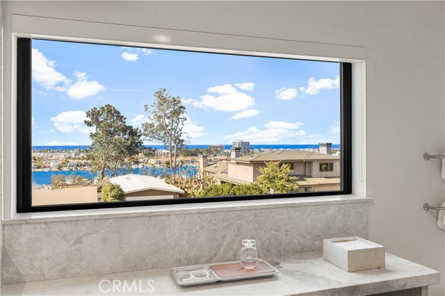 Detail Gallery Image 19 of 40 For 2212 Cliff Dr, Newport Beach,  CA 92663 - 5 Beds | 5/1 Baths