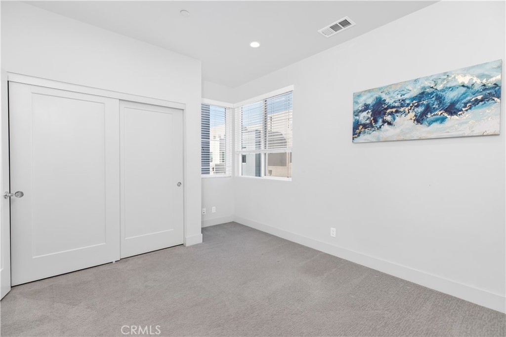 MLS #WS25255346 image #25