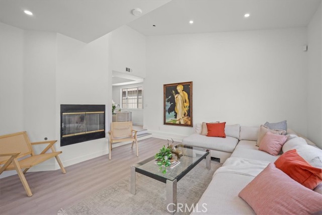 314 Lola Avenue, Pasadena CA: https://media.crmls.org/medias/4d3735e2-1c95-4ac3-a6fb-a24b417fb1e4.jpg
