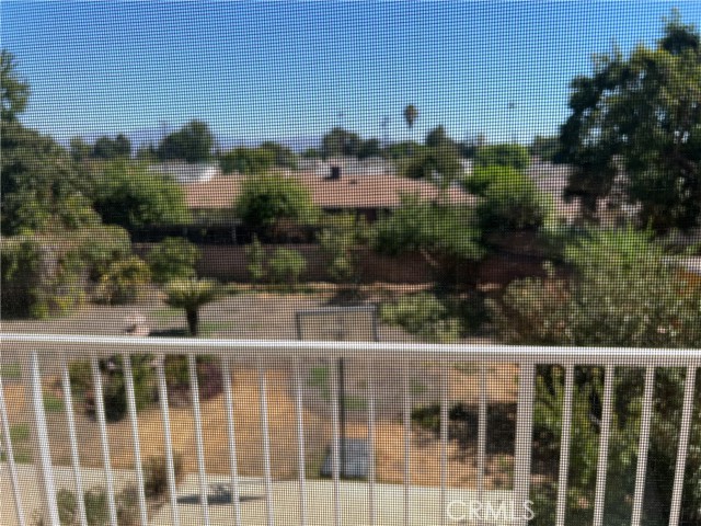 7004 Longridge Avenue, North Hollywood CA: https://media.crmls.org/medias/4d37c083-be34-44a3-b26a-acdba9284b41.jpg