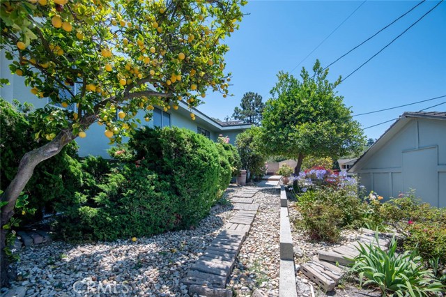 11 Sunnyfield, Rolling Hills Estates, California 90274, 4 Bedrooms Bedrooms, ,2 BathroomsBathrooms,Residential,Sold,Sunnyfield,PV22127570