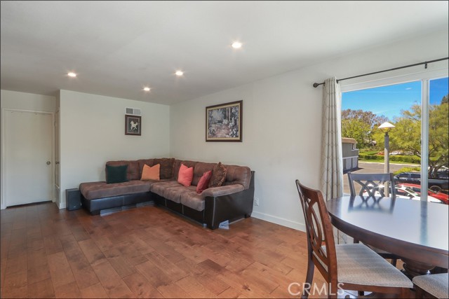 23068 Via Cereza, Mission Viejo CA: https://media.crmls.org/medias/4d38b354-f427-4eae-8e04-a194e8efd7e1.jpg
