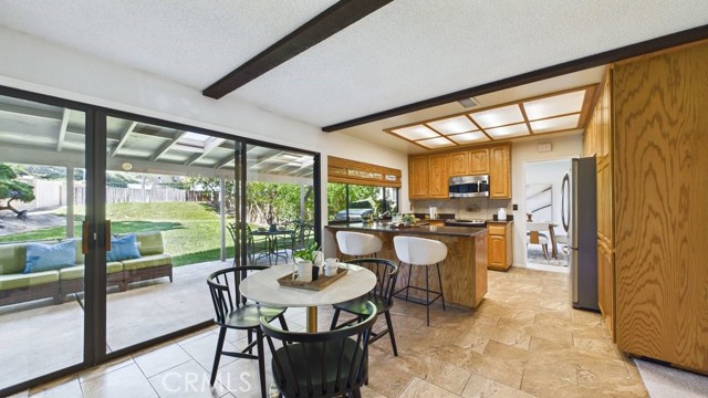 Detail Gallery Image 16 of 45 For 24187 Avenida Crescenta, Valencia,  CA 91355 - 5 Beds | 3 Baths