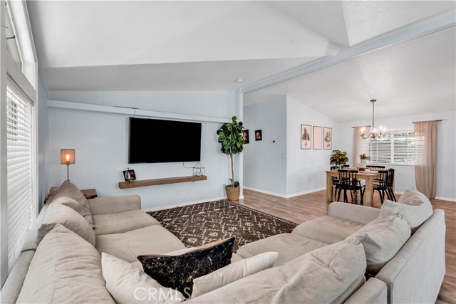 Detail Gallery Image 4 of 21 For 1550 Rimpau Ave #152,  Corona,  CA 92881 - 3 Beds | 2 Baths