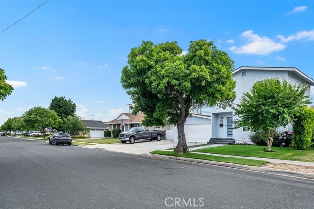 Image 3 of 26 For 21225 Kent Avenue