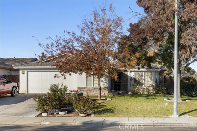 Detail Gallery Image 1 of 1 For 5700 Pine Canyon Dr, Bakersfield,  CA 93313 - 4 Beds | 2 Baths
