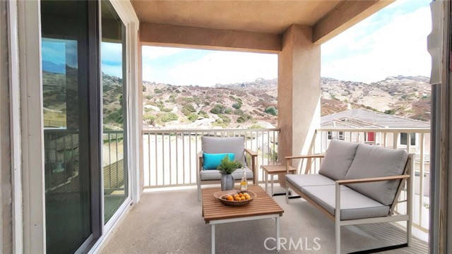 Detail Gallery Image 22 of 44 For 6536 Canyon Oaks Dr, Simi Valley,  CA 93063 - 5 Beds | 5/1 Baths