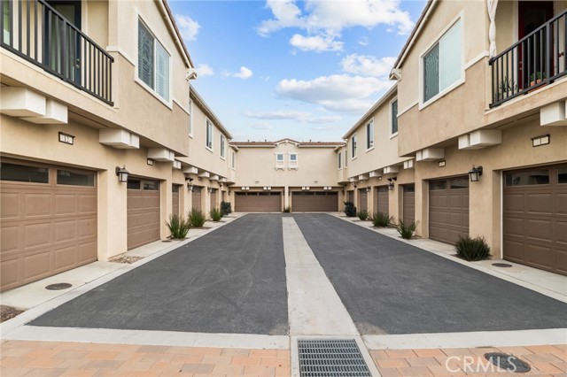 Detail Gallery Image 7 of 17 For 16680 Wyndham Ln #3,  Fontana,  CA 92336 - 2 Beds | 2/1 Baths