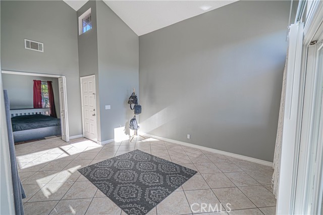 Detail Gallery Image 6 of 48 For 28076 Wildwind Dr, Canyon Country,  CA 91351 - 4 Beds | 3 Baths