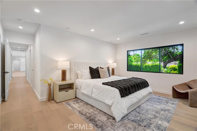 Detail Gallery Image 15 of 28 For 4830 Hasekian Dr, Tarzana,  CA 91356 - 4 Beds | 4/1 Baths