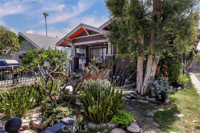 Detail Gallery Image 2 of 43 For 5008 S Van Ness Ave, Los Angeles,  CA 90062 - 3 Beds | 1 Baths